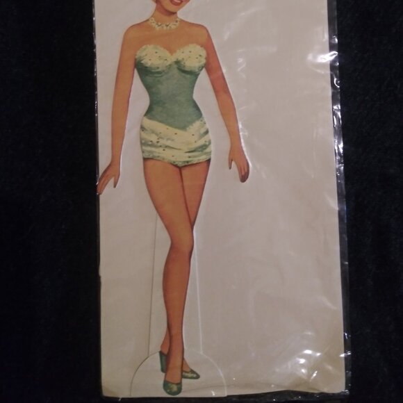 COLLECTOR'S BETTY GRABLE Cutout Paper Doll Set - Picture 3 of 4